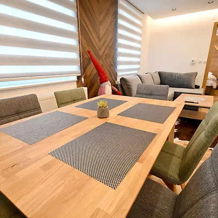 Grand Lucic Apartment *